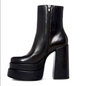 Steve Madden Cobra Black Leather Boots